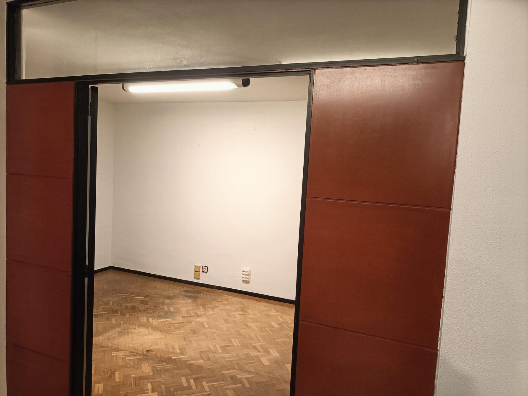 For sale of office in Oviedo