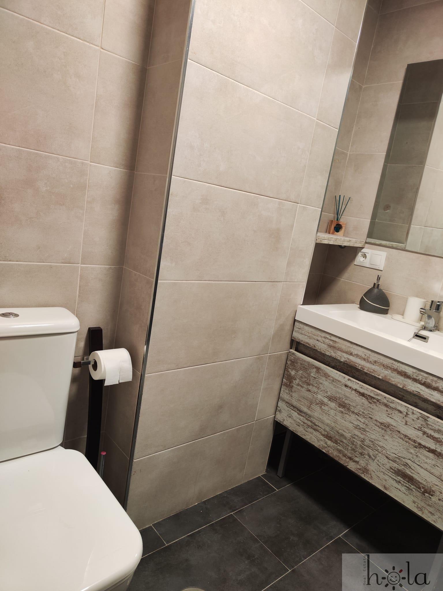 For sale of apartment in Benalmádena