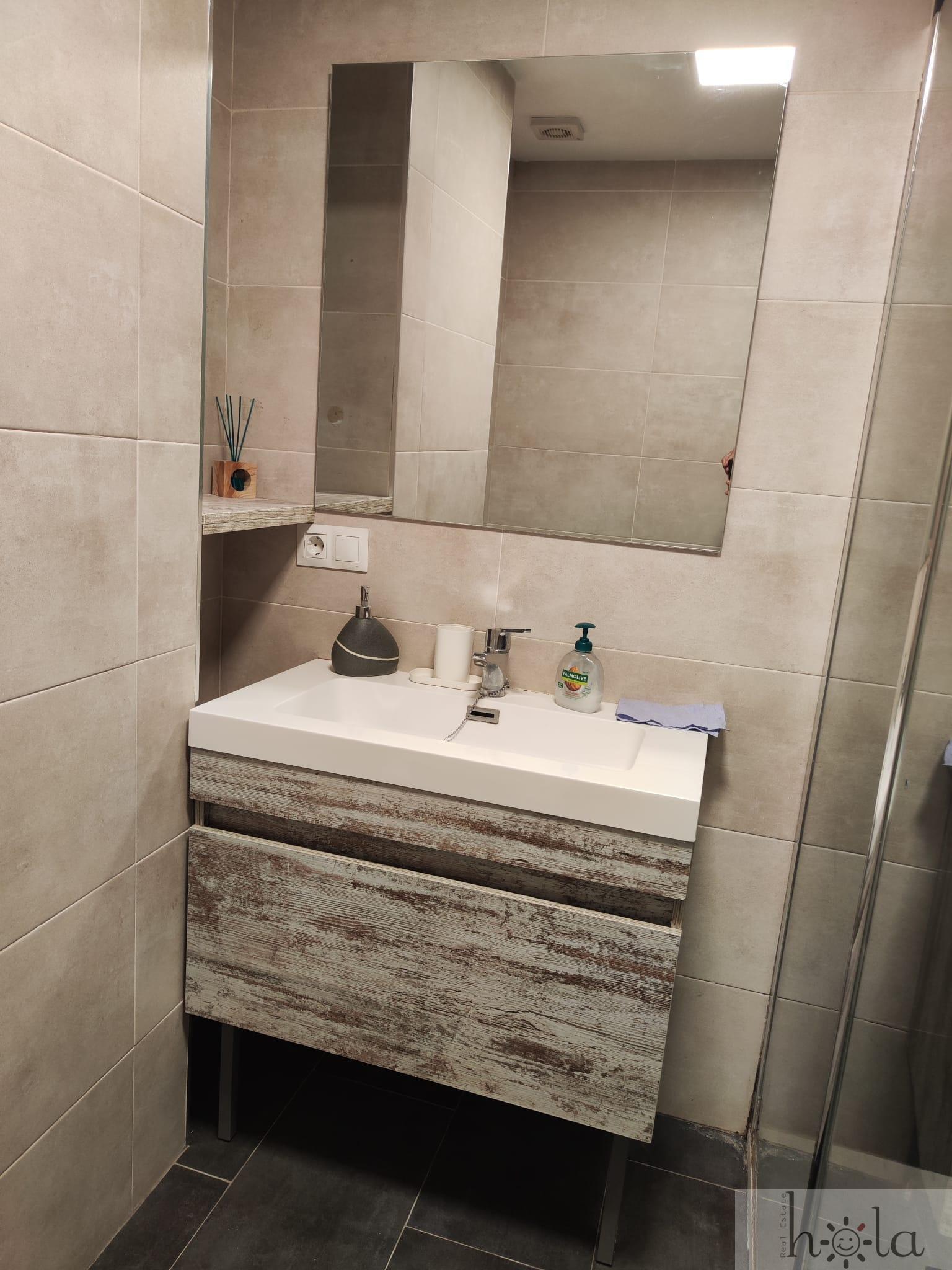 For sale of apartment in Benalmádena