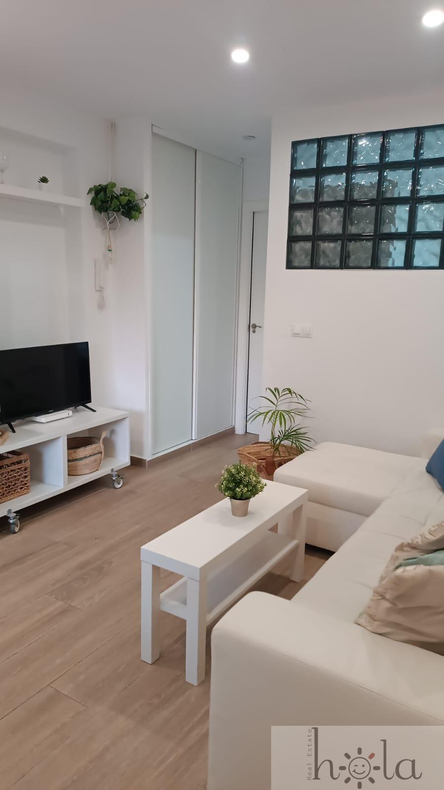 For sale of apartment in Benalmádena Costa