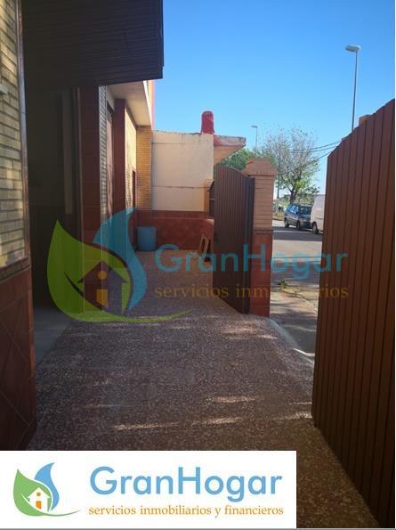 For sale of house in Alcalá de Guadaíra