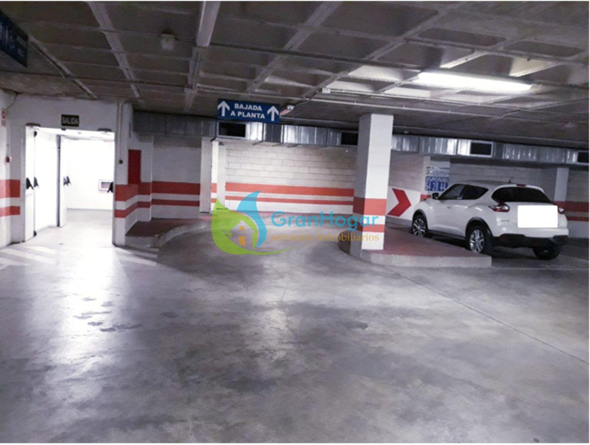 For sale of garage in Sevilla