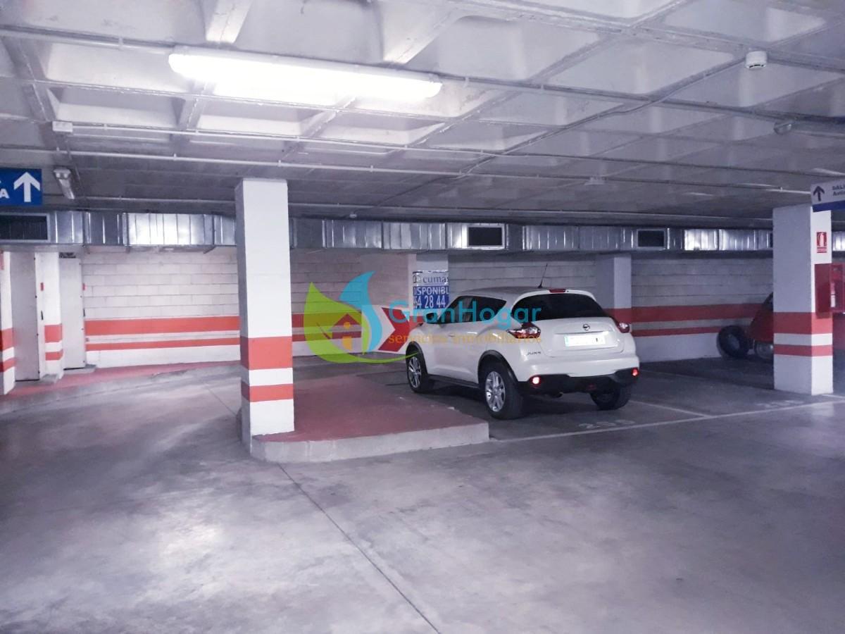 For sale of garage in Sevilla