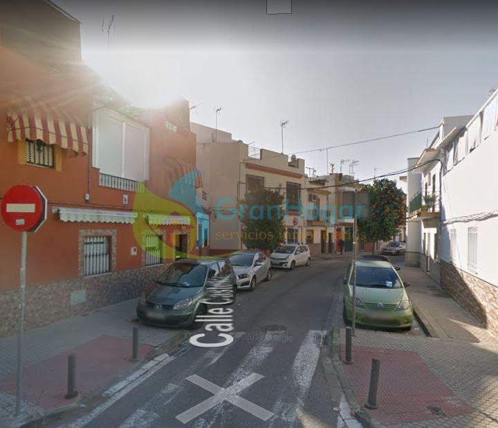 For sale of house in Sevilla