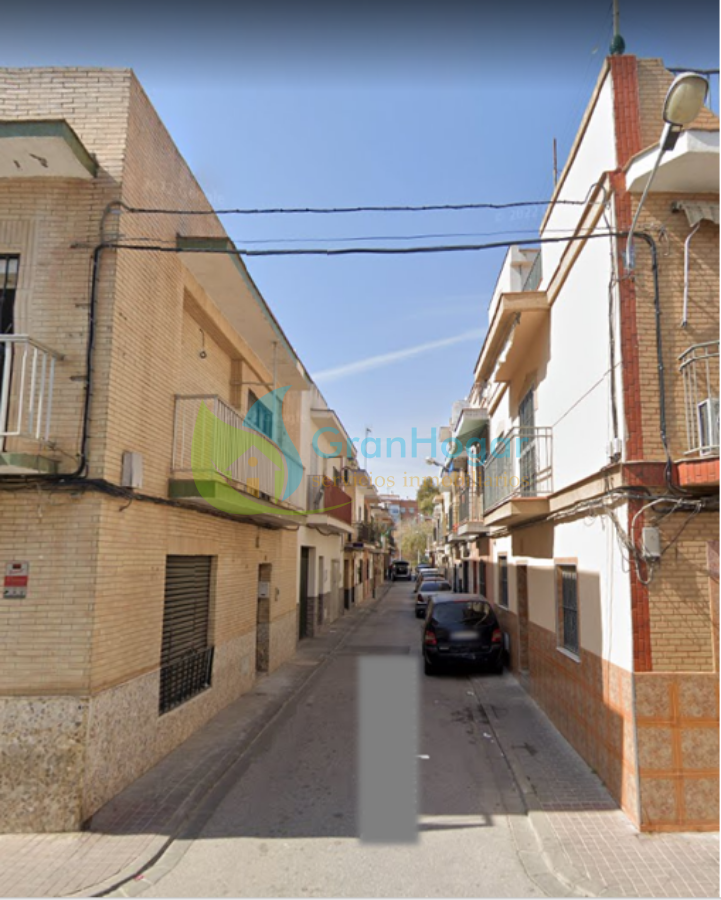 For sale of house in Sevilla