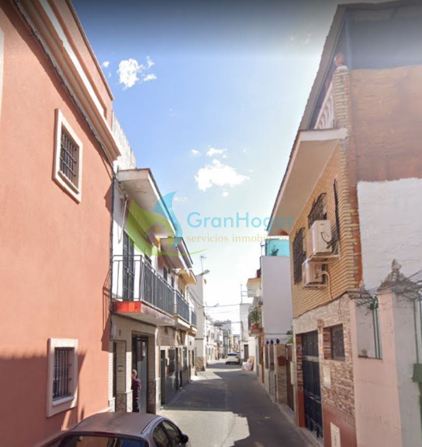 For sale of house in Sevilla