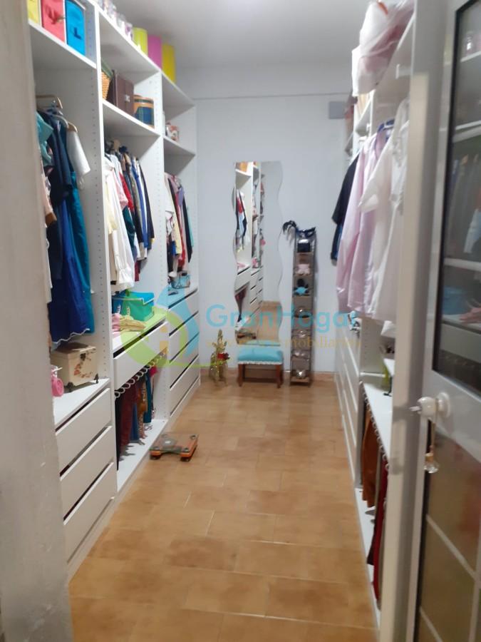 For sale of house in Sevilla