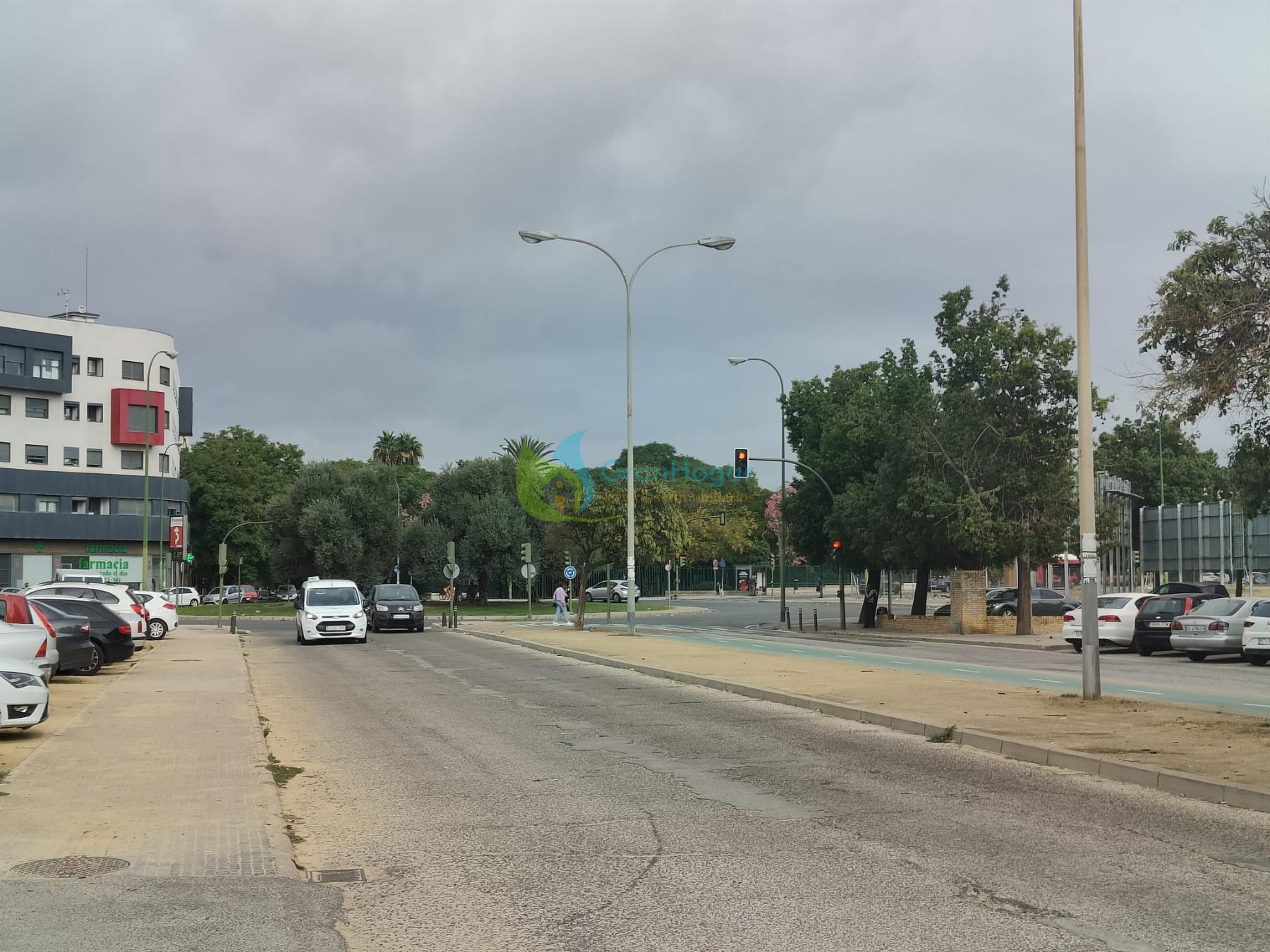 For sale of commercial in Sevilla