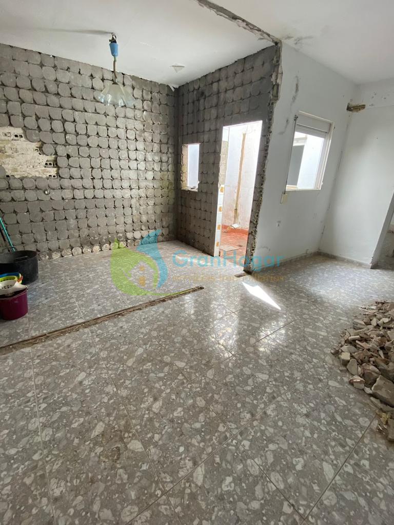 For sale of house in Sevilla