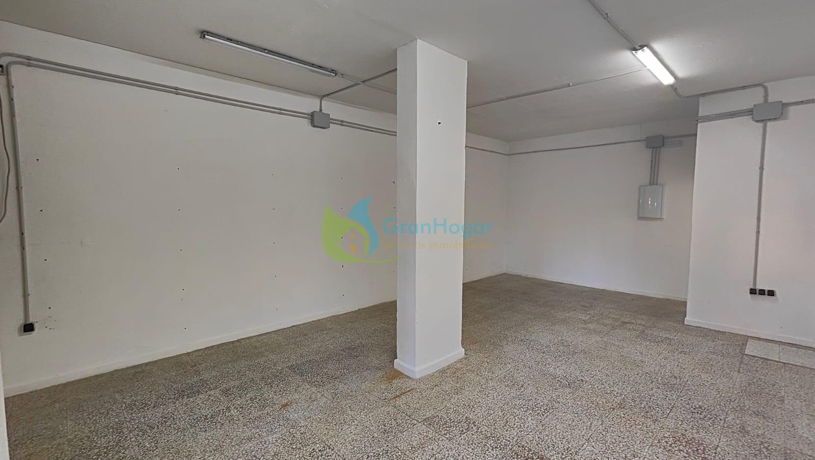 For sale of commercial in Sevilla