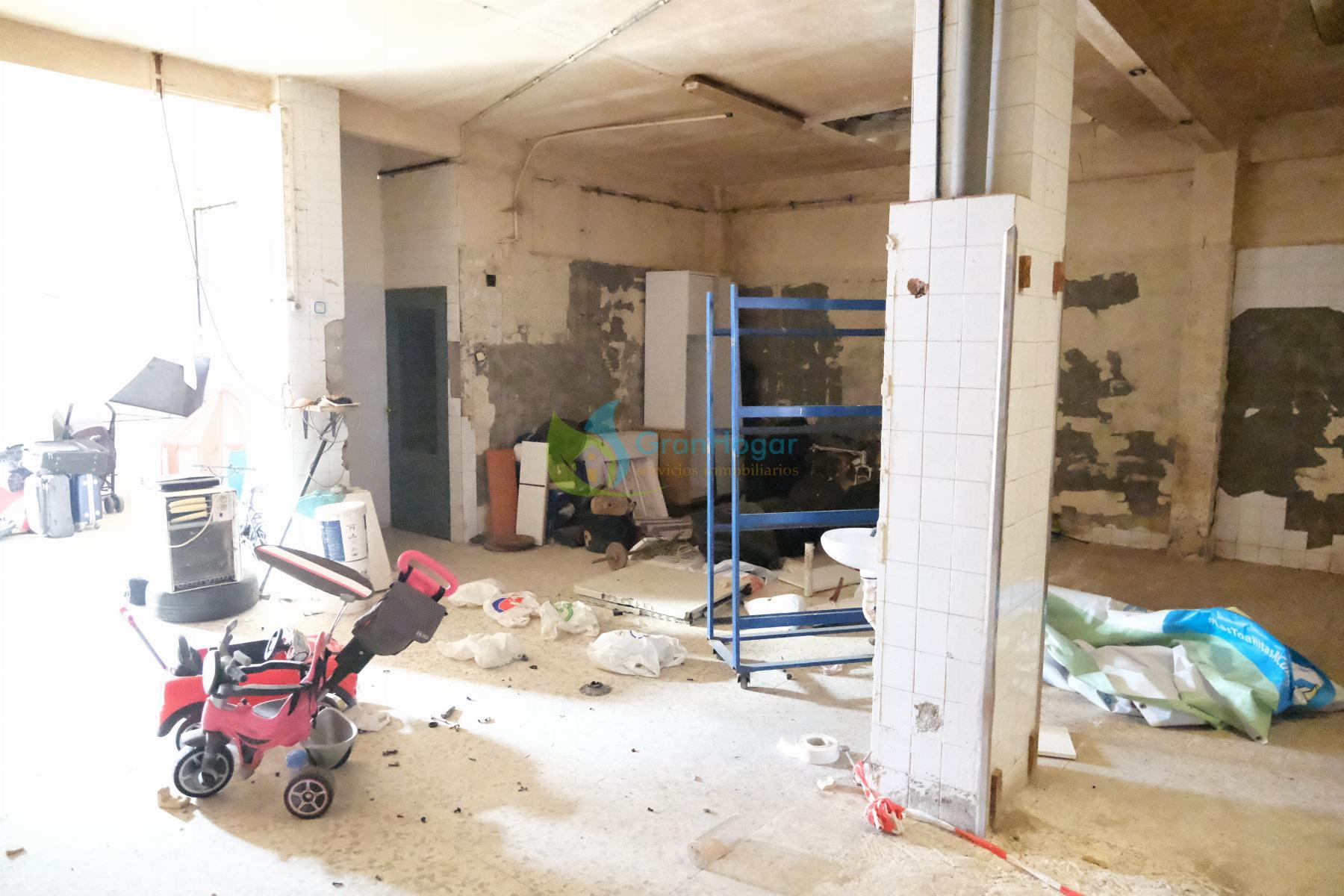 For sale of commercial in Sevilla