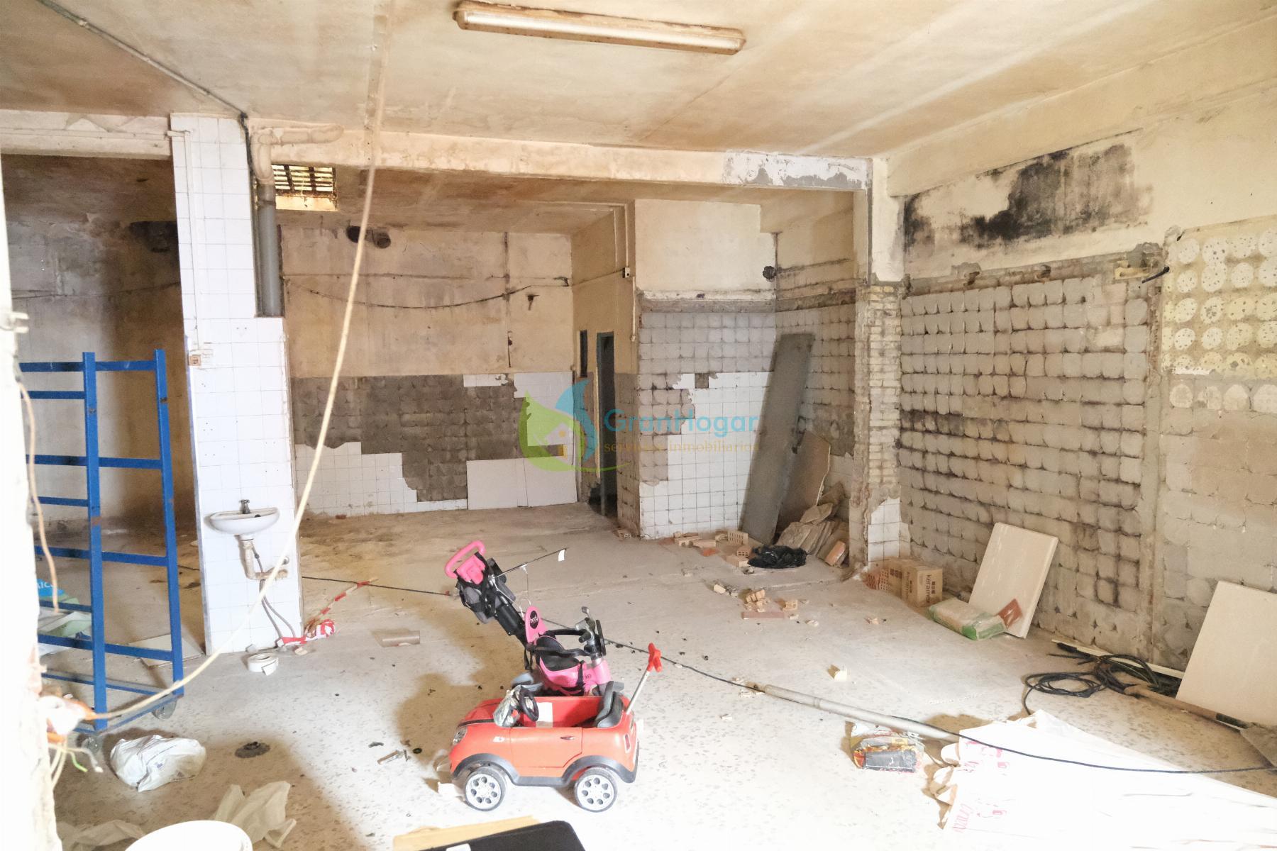 For sale of commercial in Sevilla