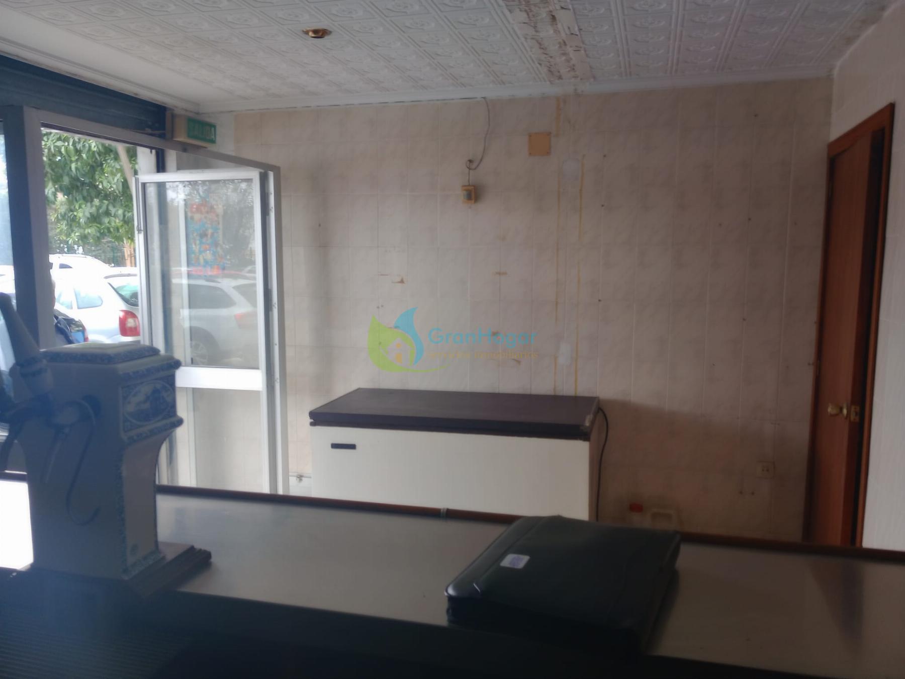For sale of commercial in Sevilla