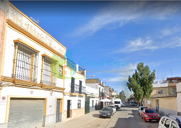 For sale of house in Sevilla