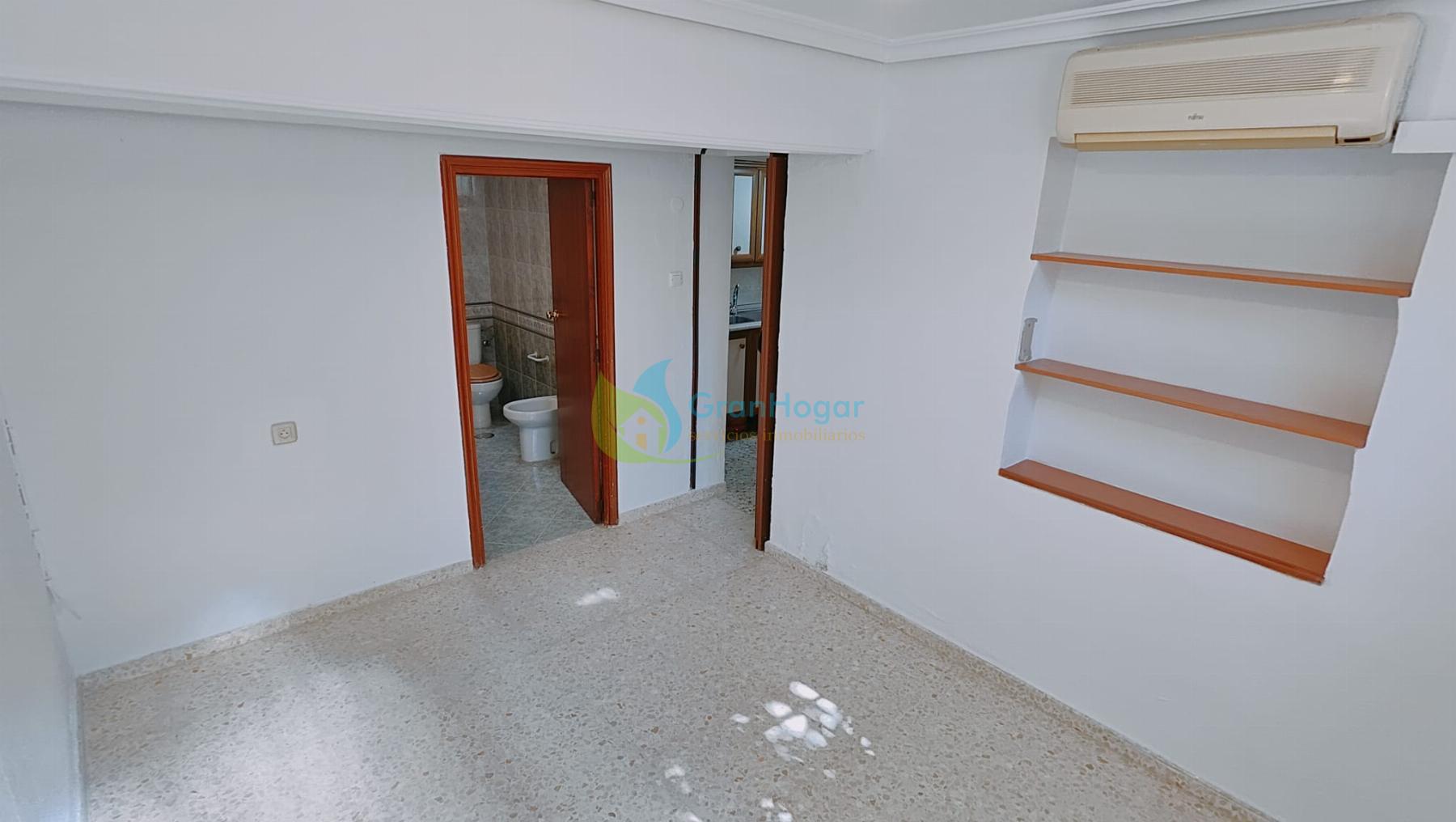 For sale of house in Sevilla