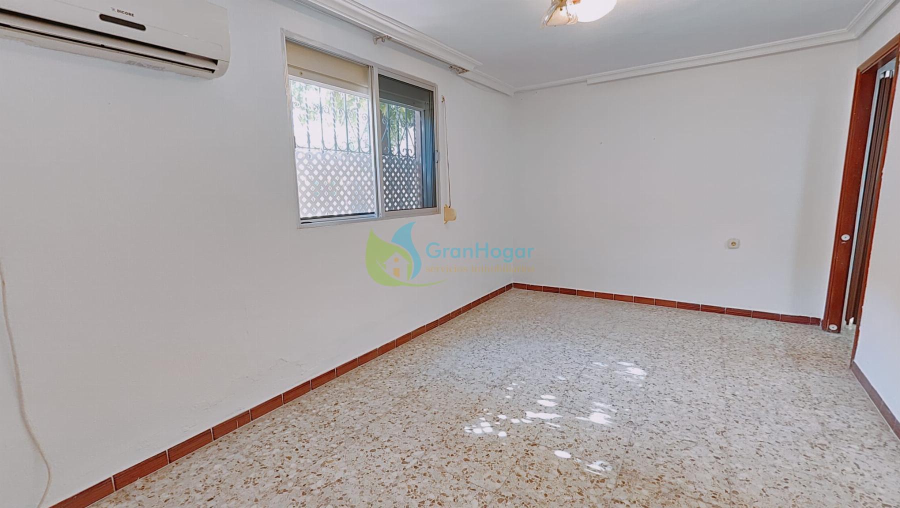 For sale of house in Sevilla