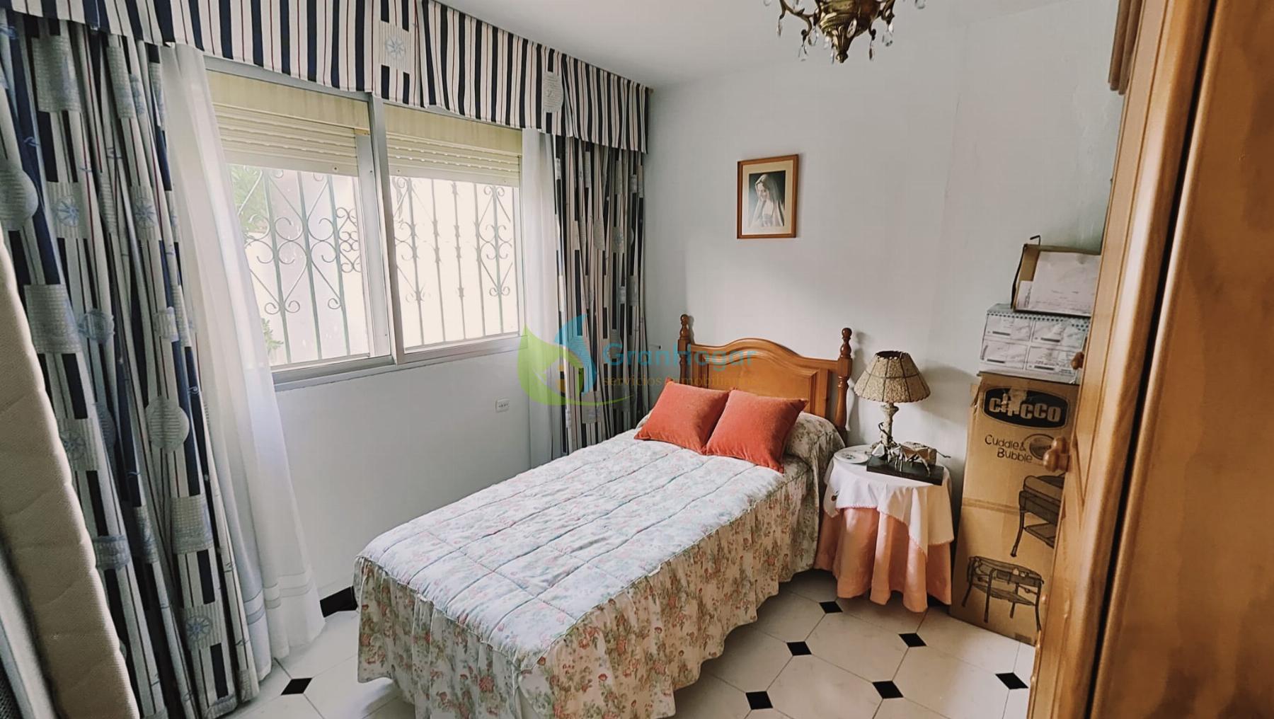 For sale of house in Sevilla