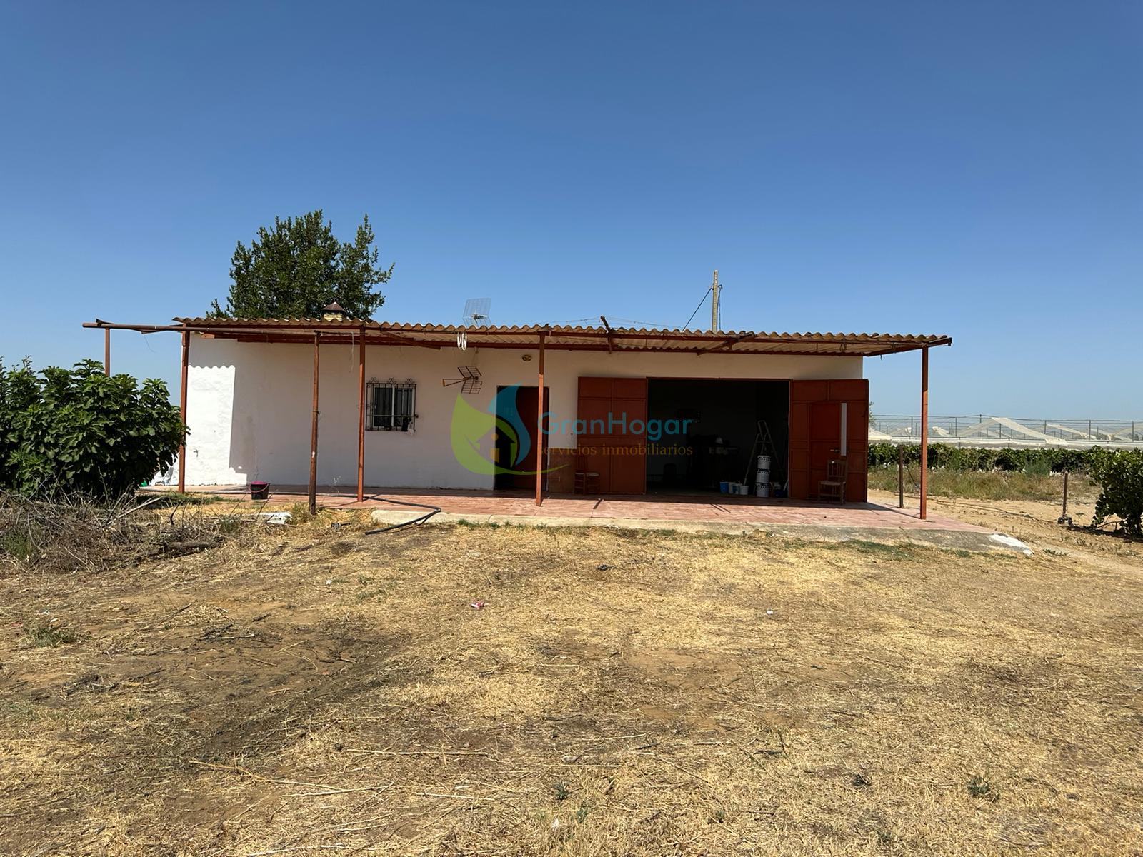 For sale of land in Dos Hermanas