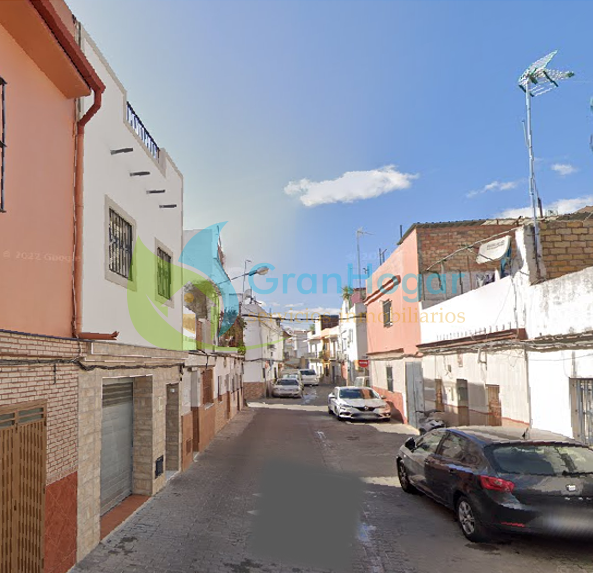 For sale of house in Sevilla