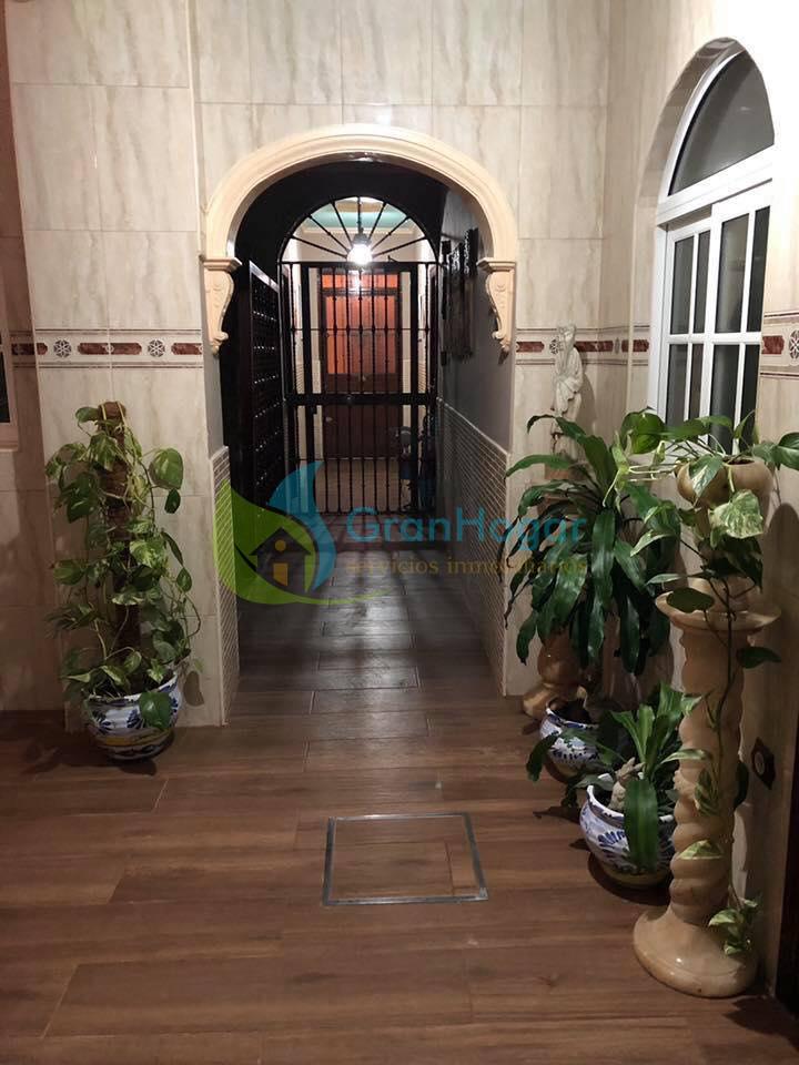 For sale of house in Sevilla