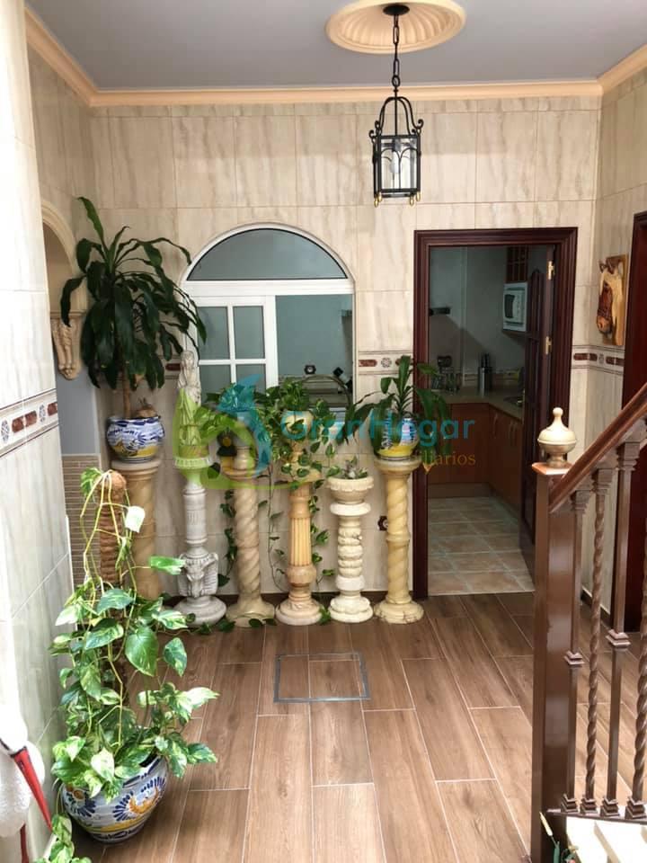 For sale of house in Sevilla