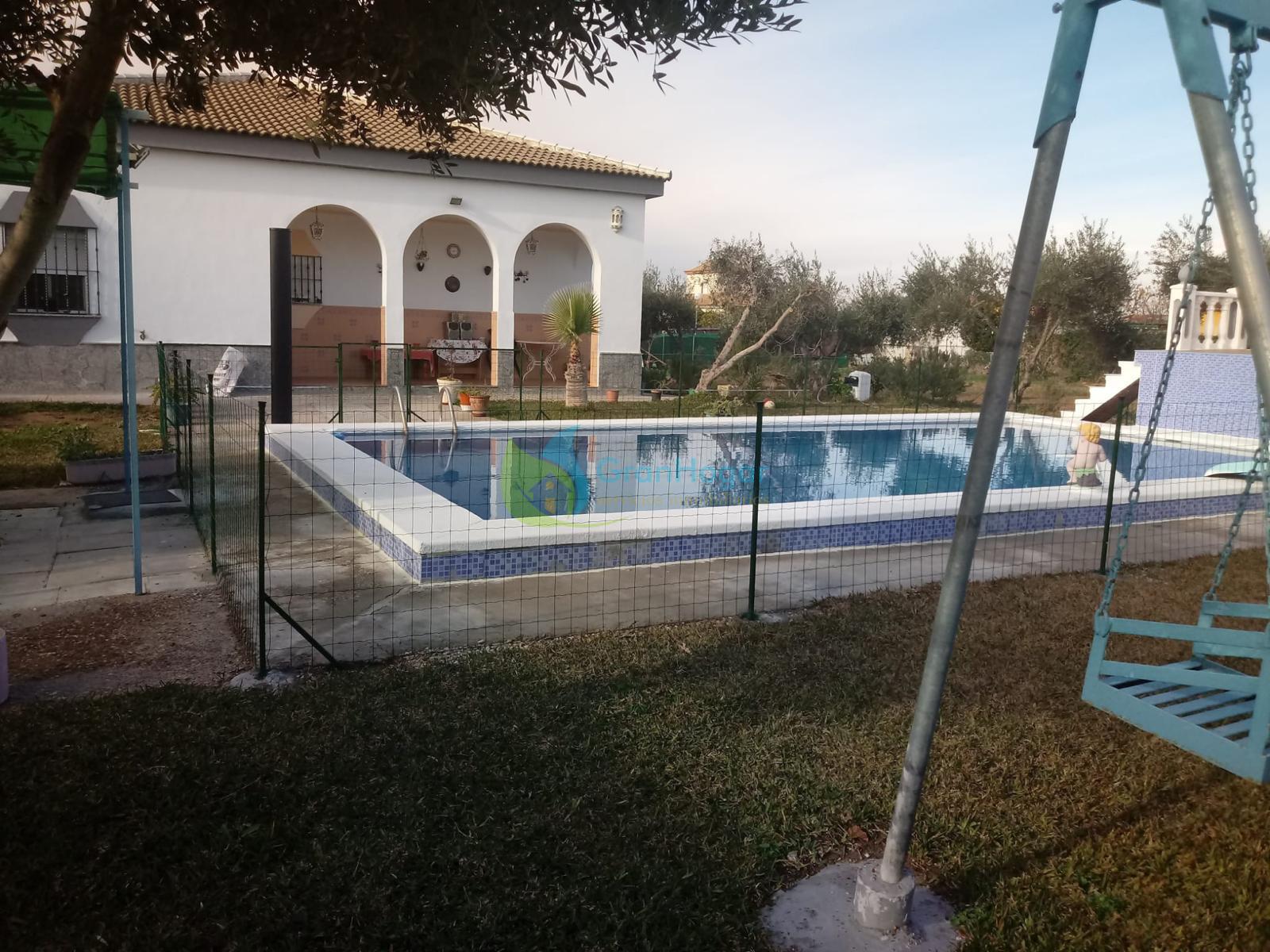 For sale of chalet in Sevilla