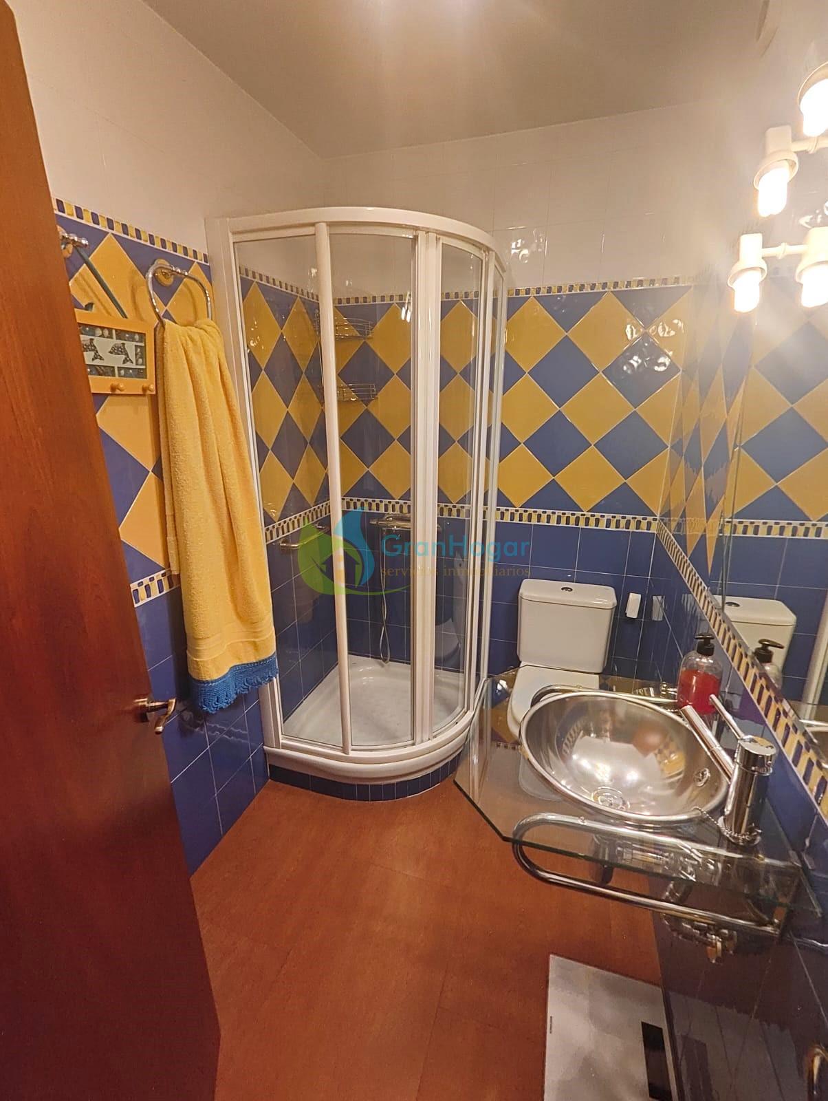 Suite bathroom