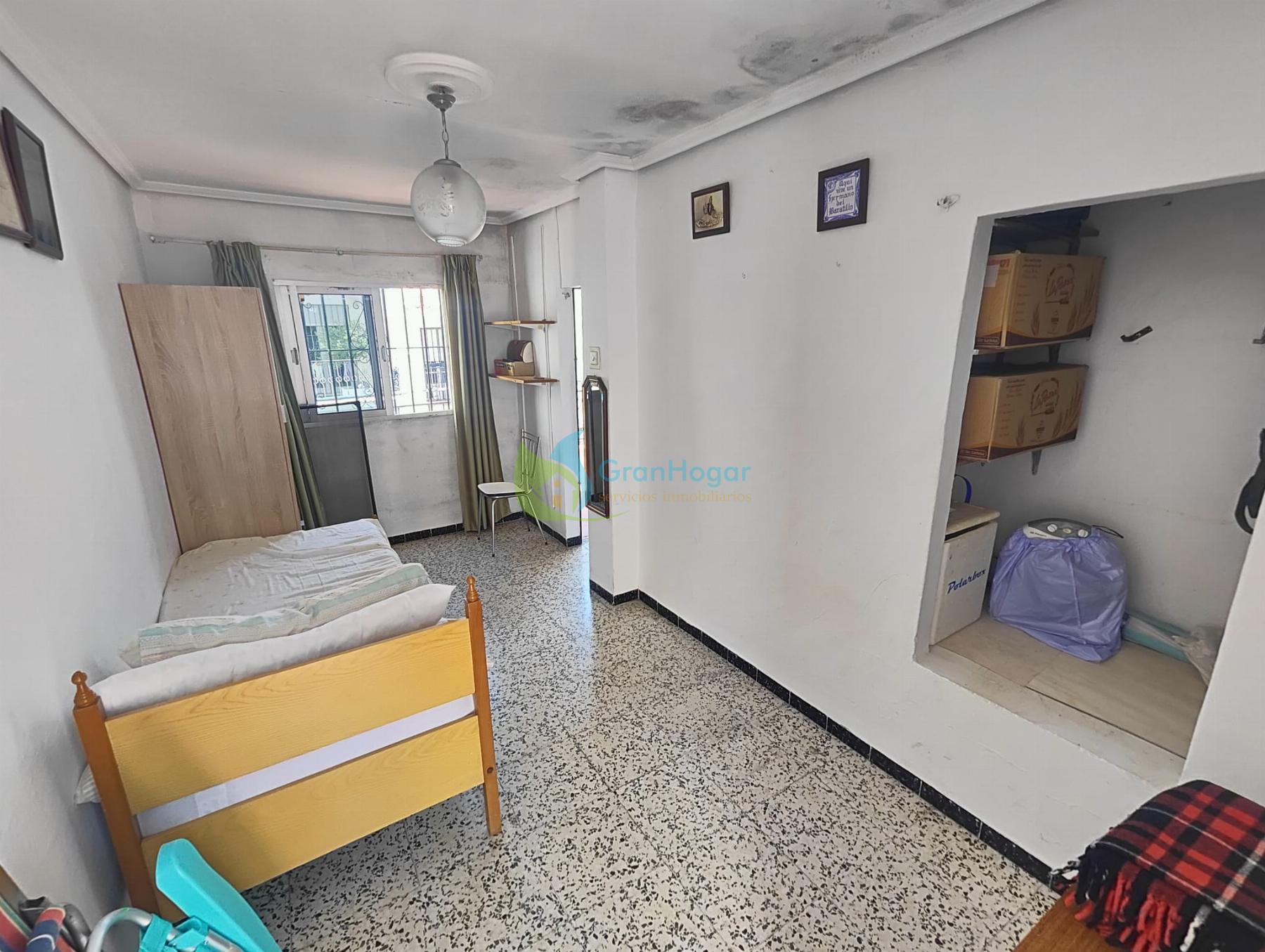 For sale of house in Sevilla