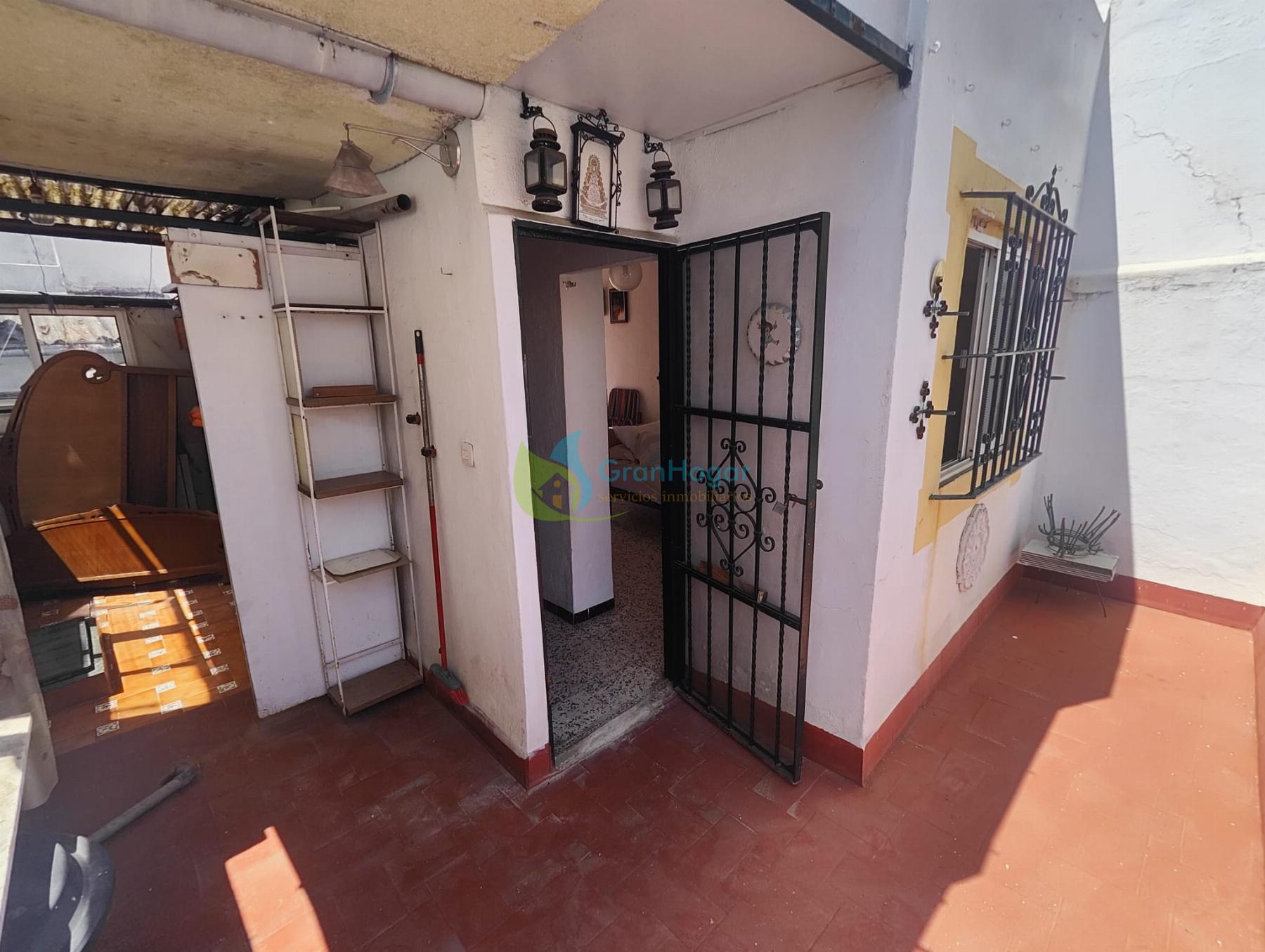 For sale of house in Sevilla