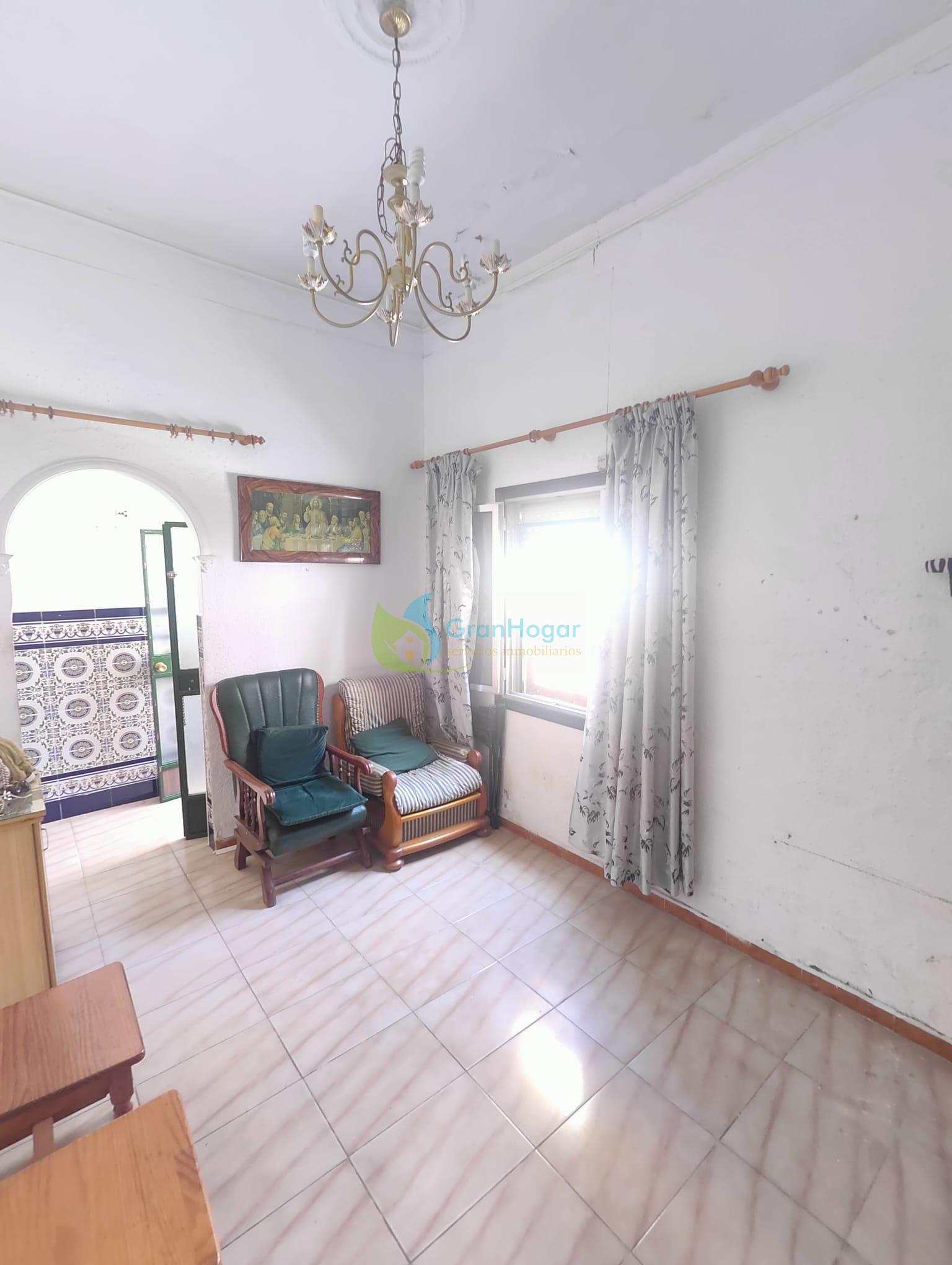 For sale of house in Sevilla