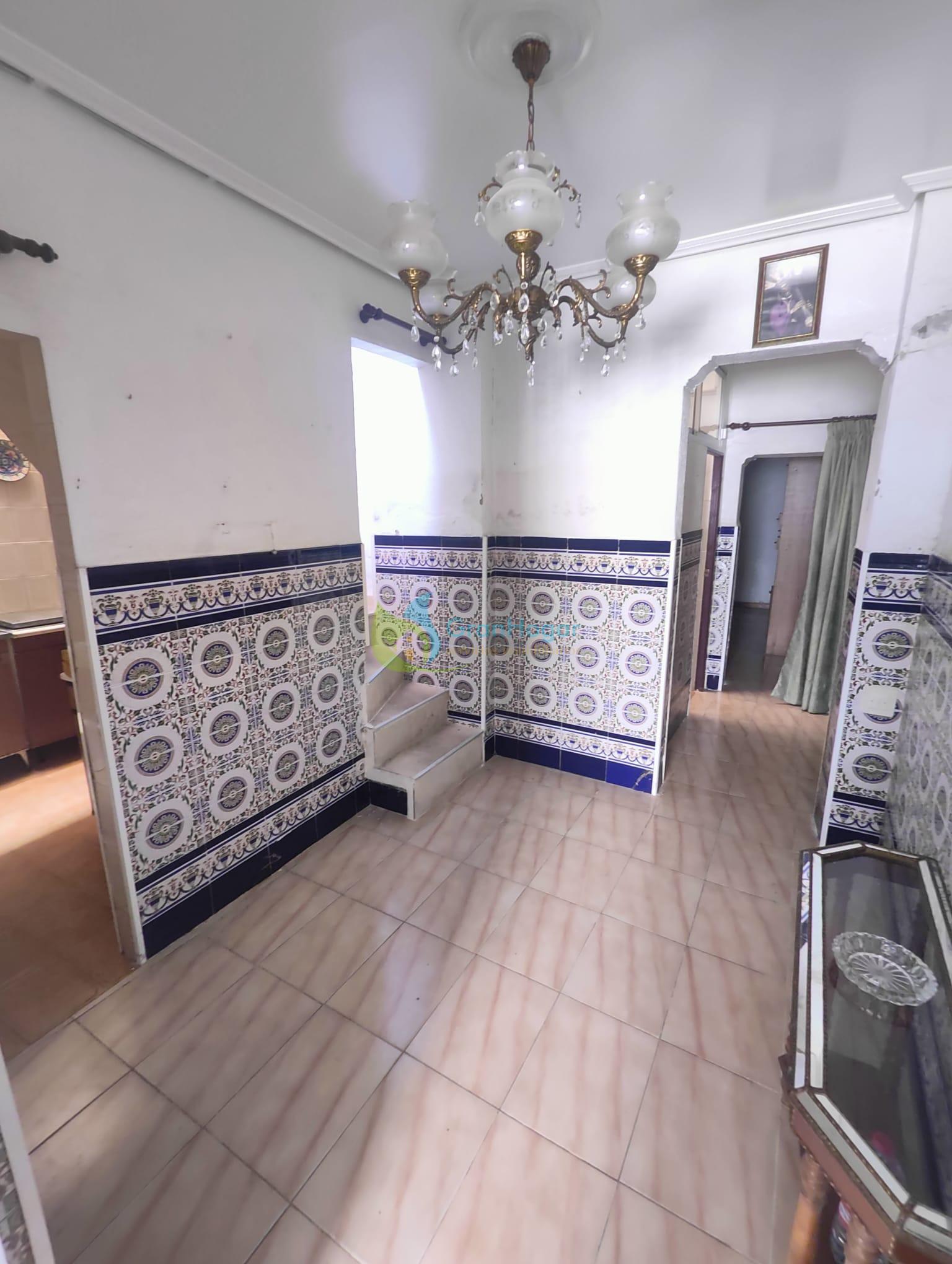 For sale of house in Sevilla