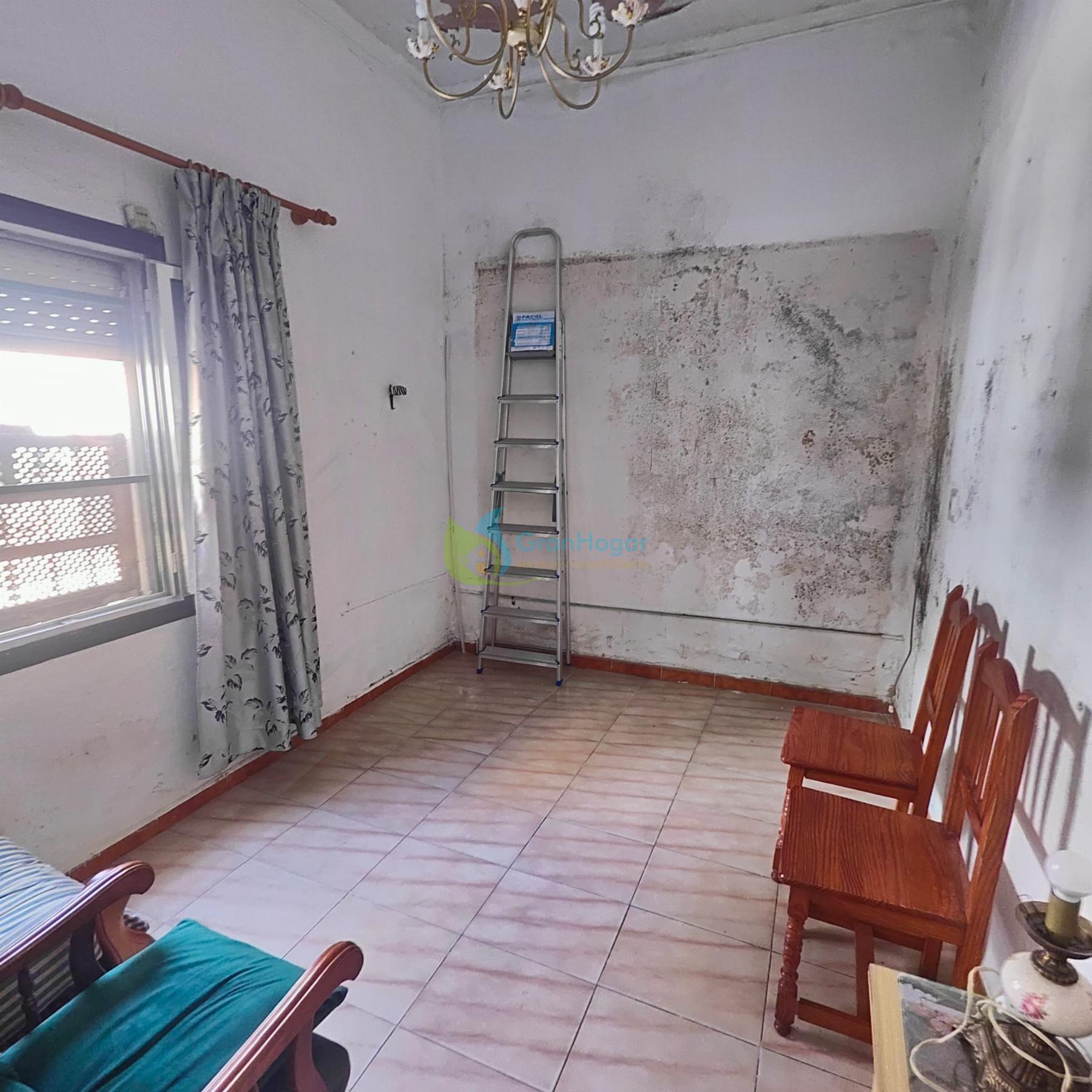 For sale of house in Sevilla