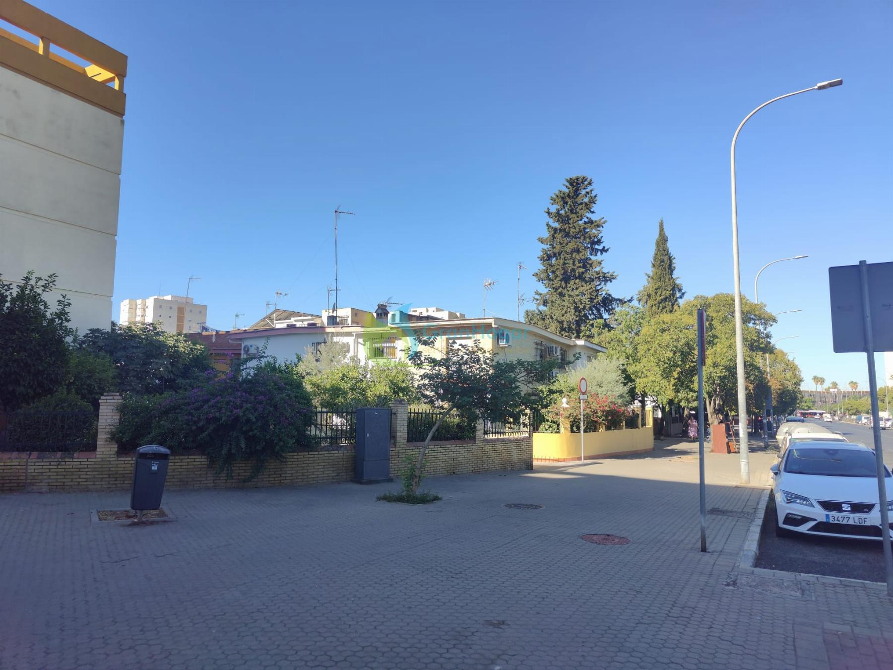 For sale of house in Sevilla