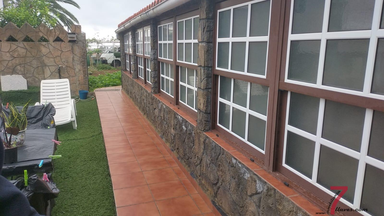 For sale of house in Breña Alta