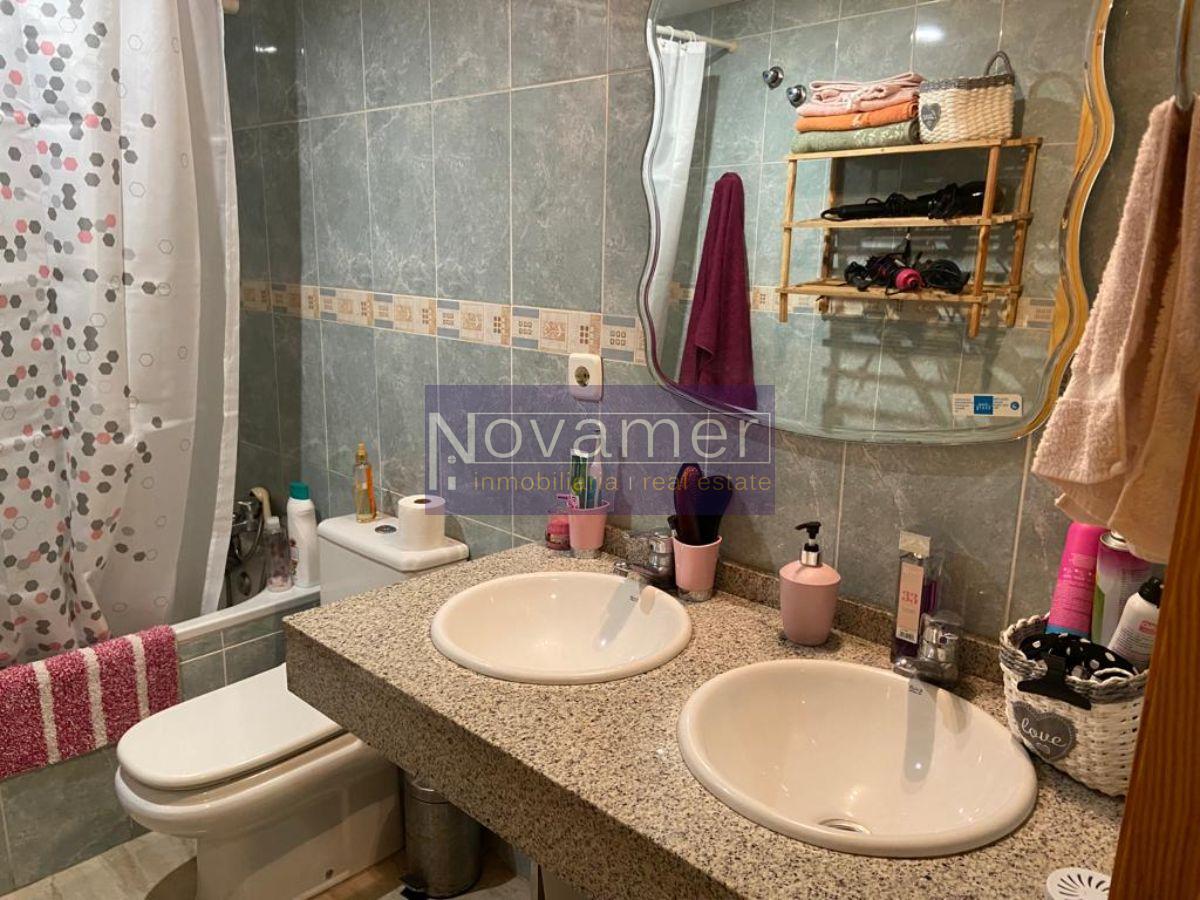 For sale of flat in Los Nietos