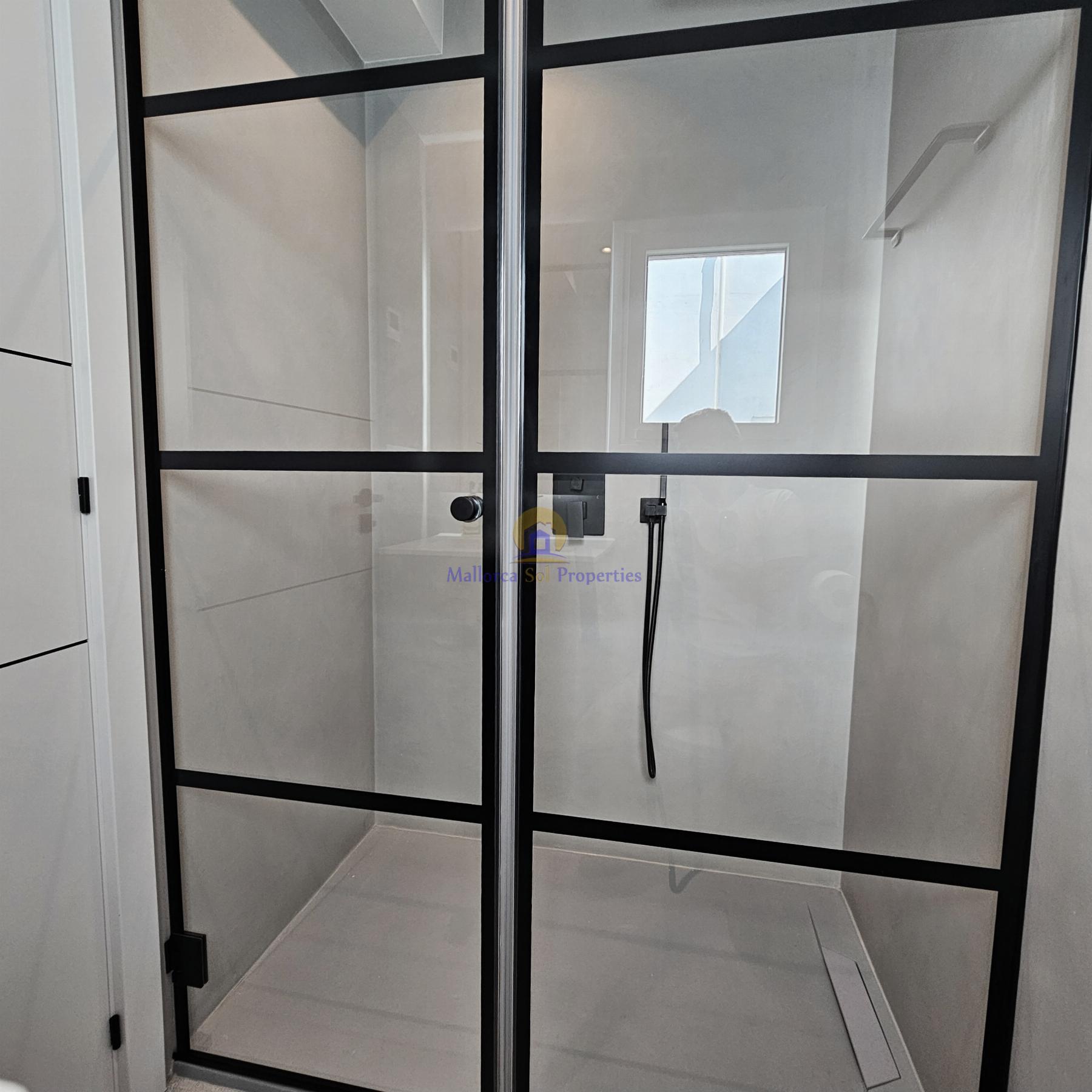 Suite bathroom
