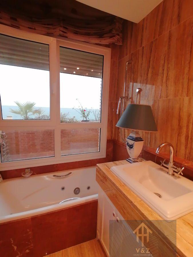 For sale of chalet in Alicante