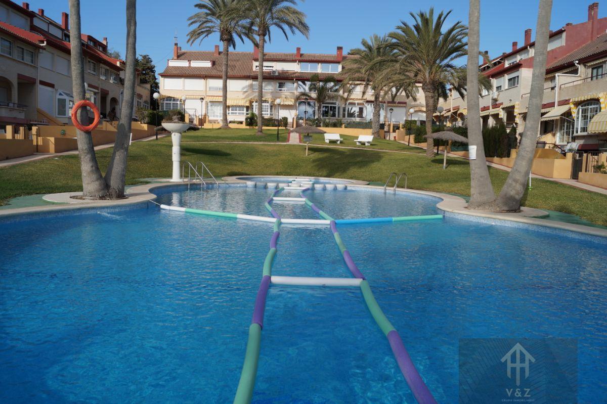 For sale of chalet in El Campello