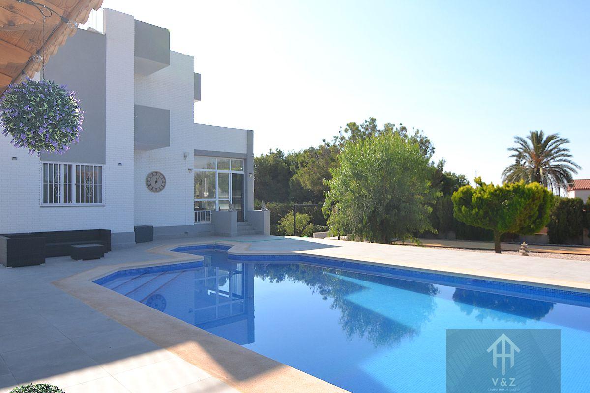 Zu verkaufen von chalet in
 Alicante