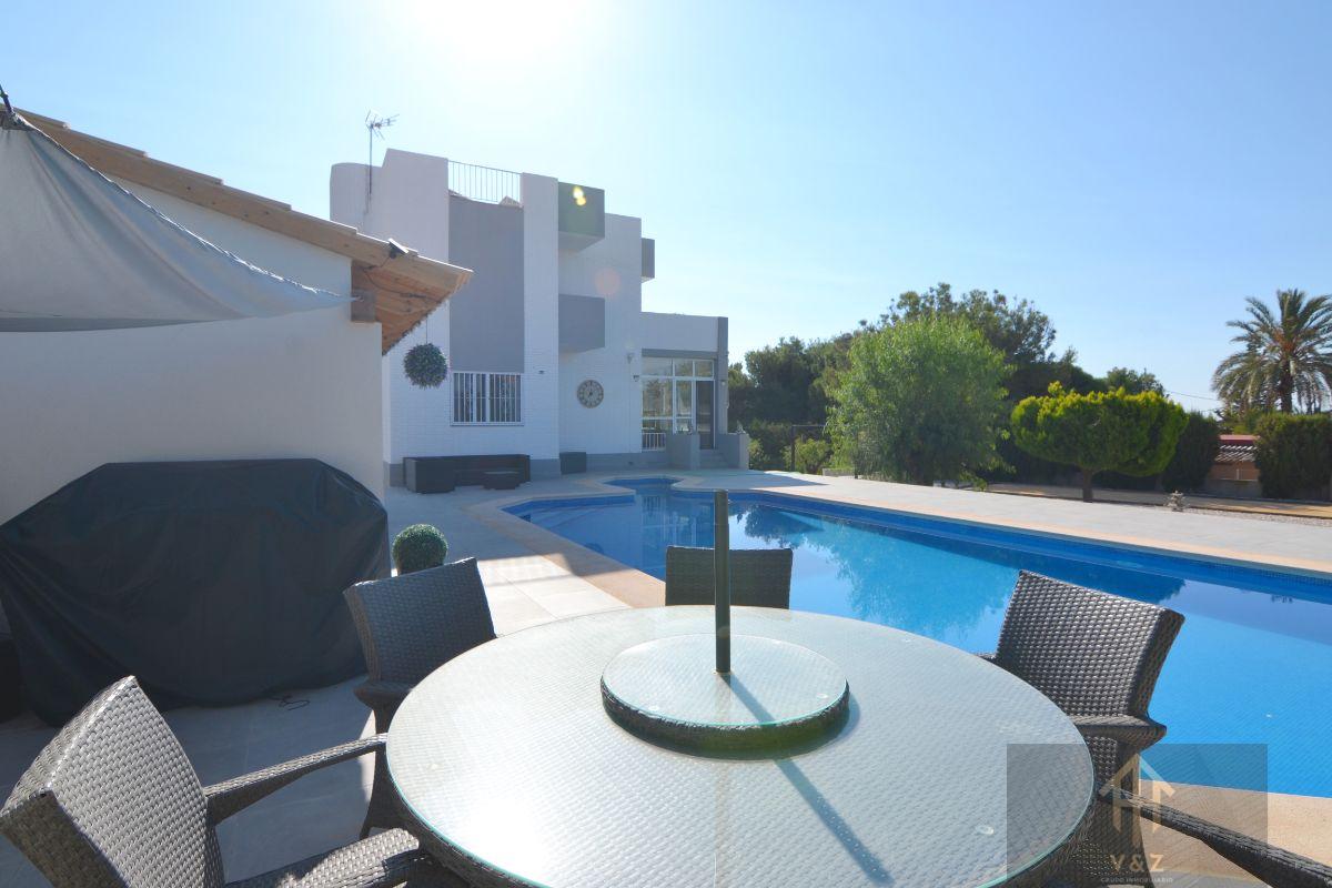 Zu verkaufen von chalet in
 Alicante