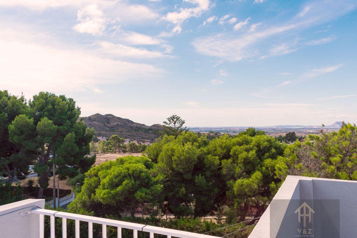 Zu verkaufen von chalet in
 Alicante