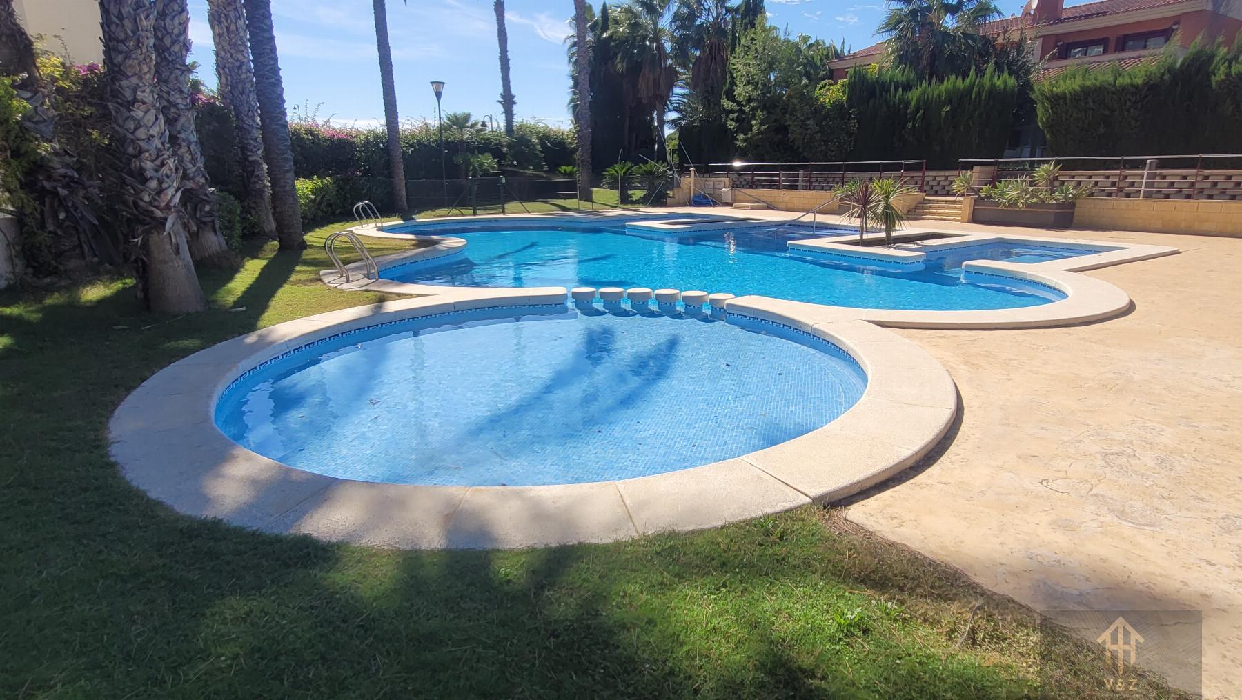 For sale of chalet in El Campello