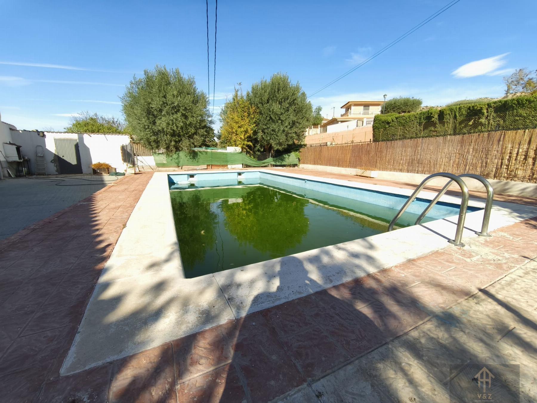 For sale of chalet in Alicante