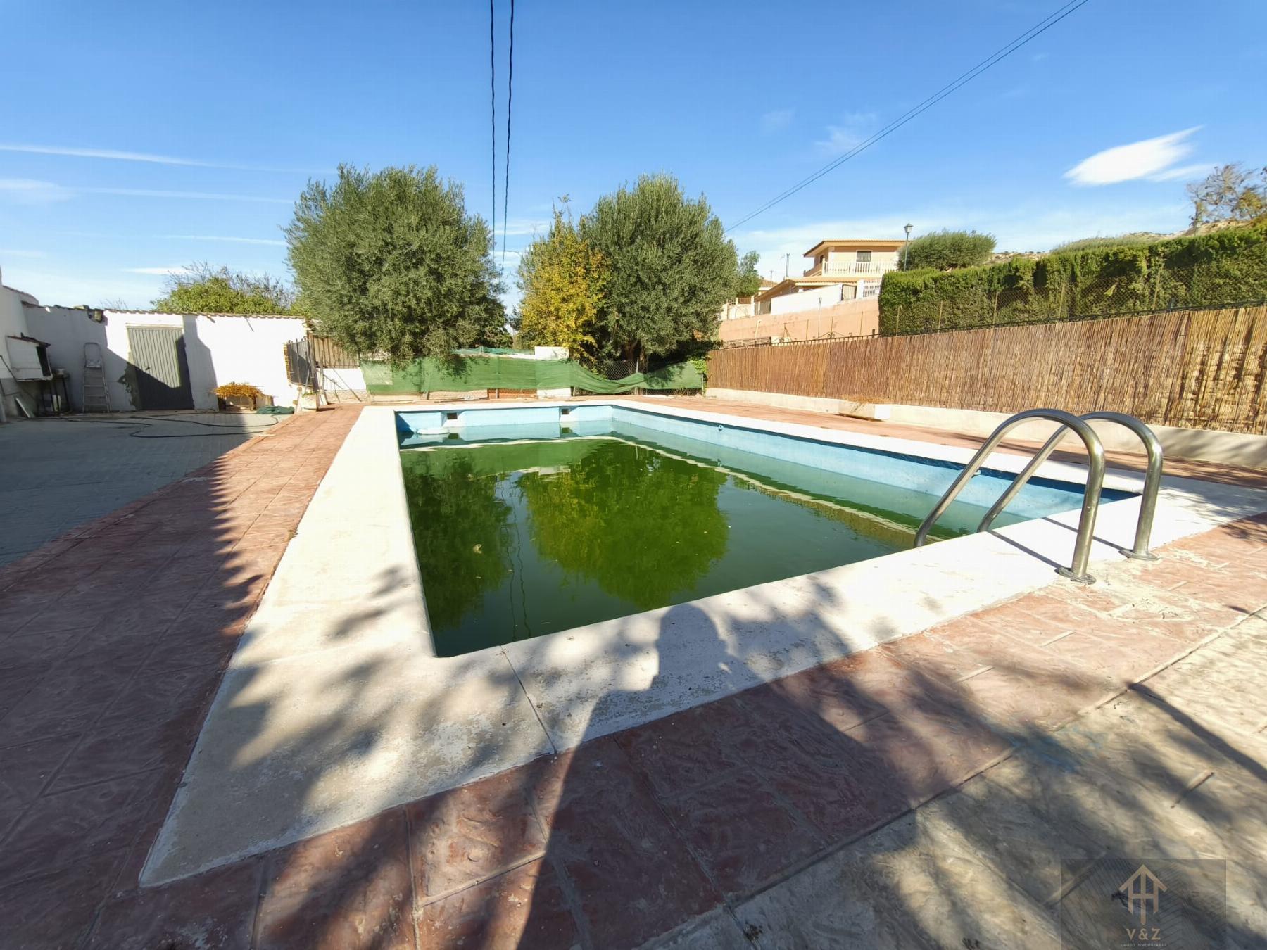 For sale of chalet in Alicante