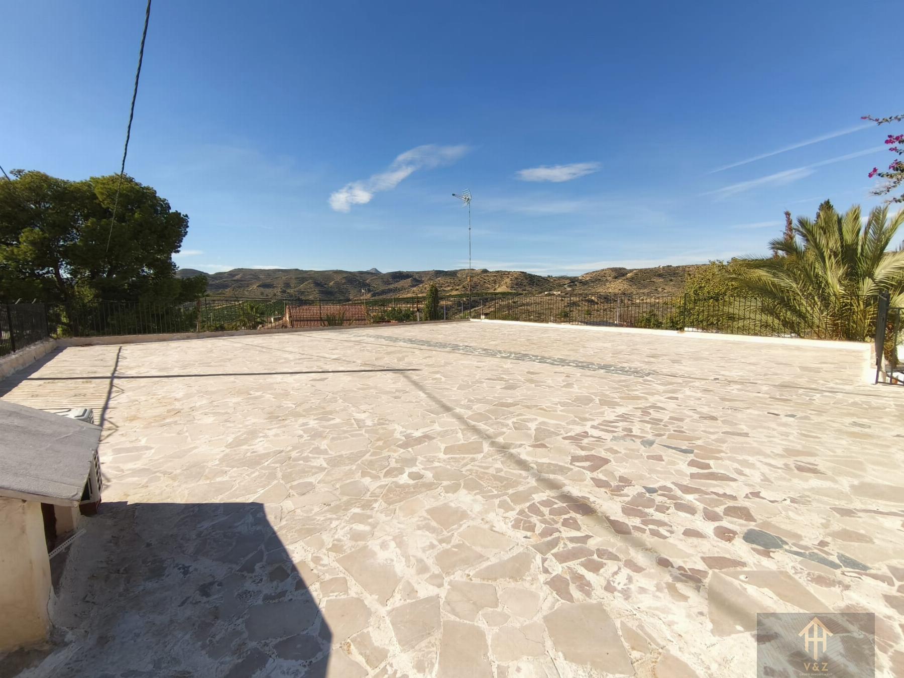 For sale of chalet in Alicante