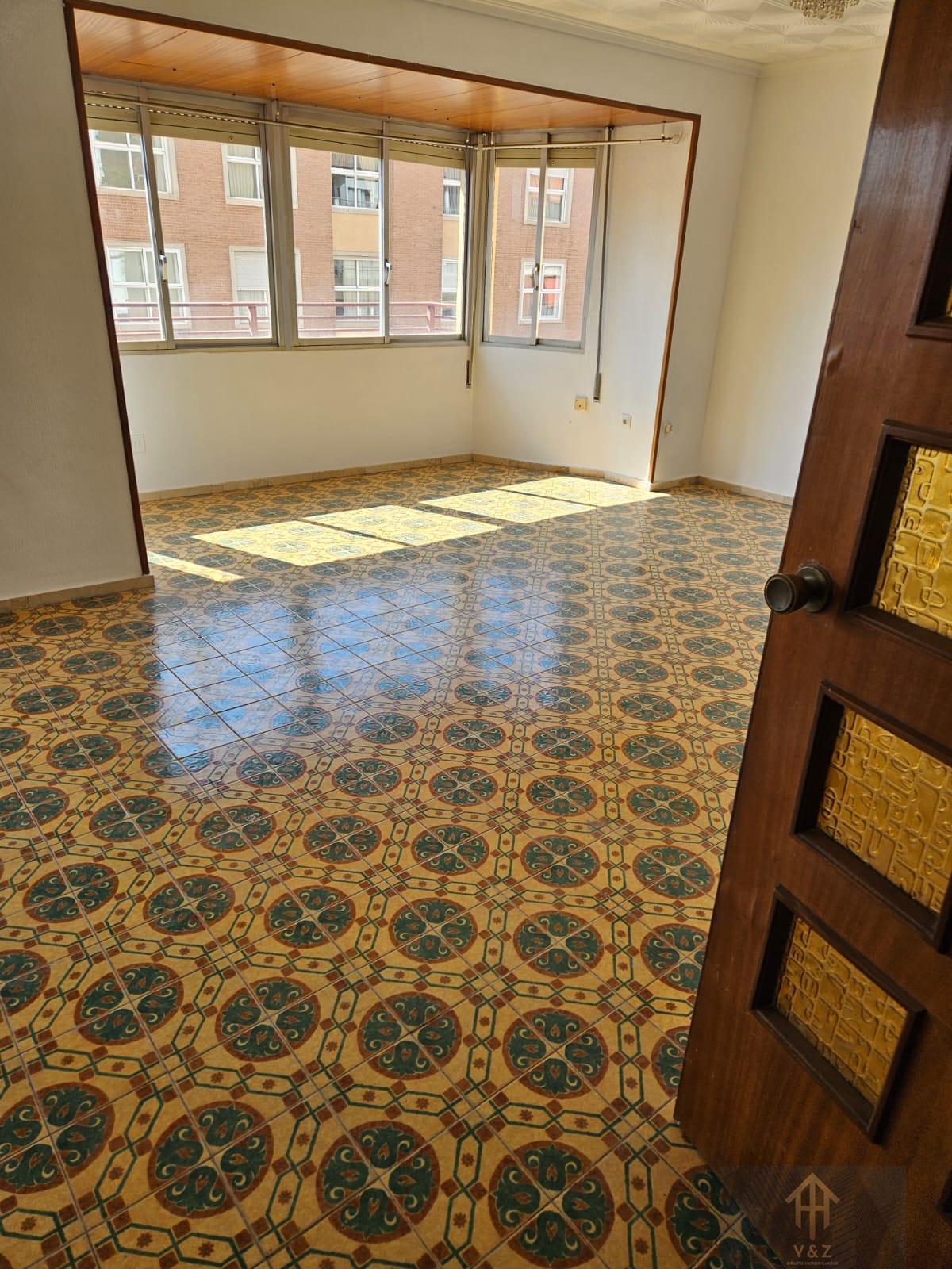 For sale of apartment in Alicante