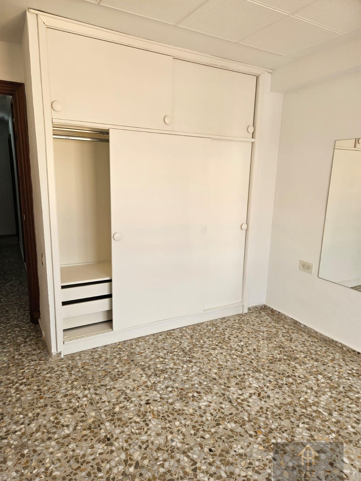 For sale of apartment in Alicante