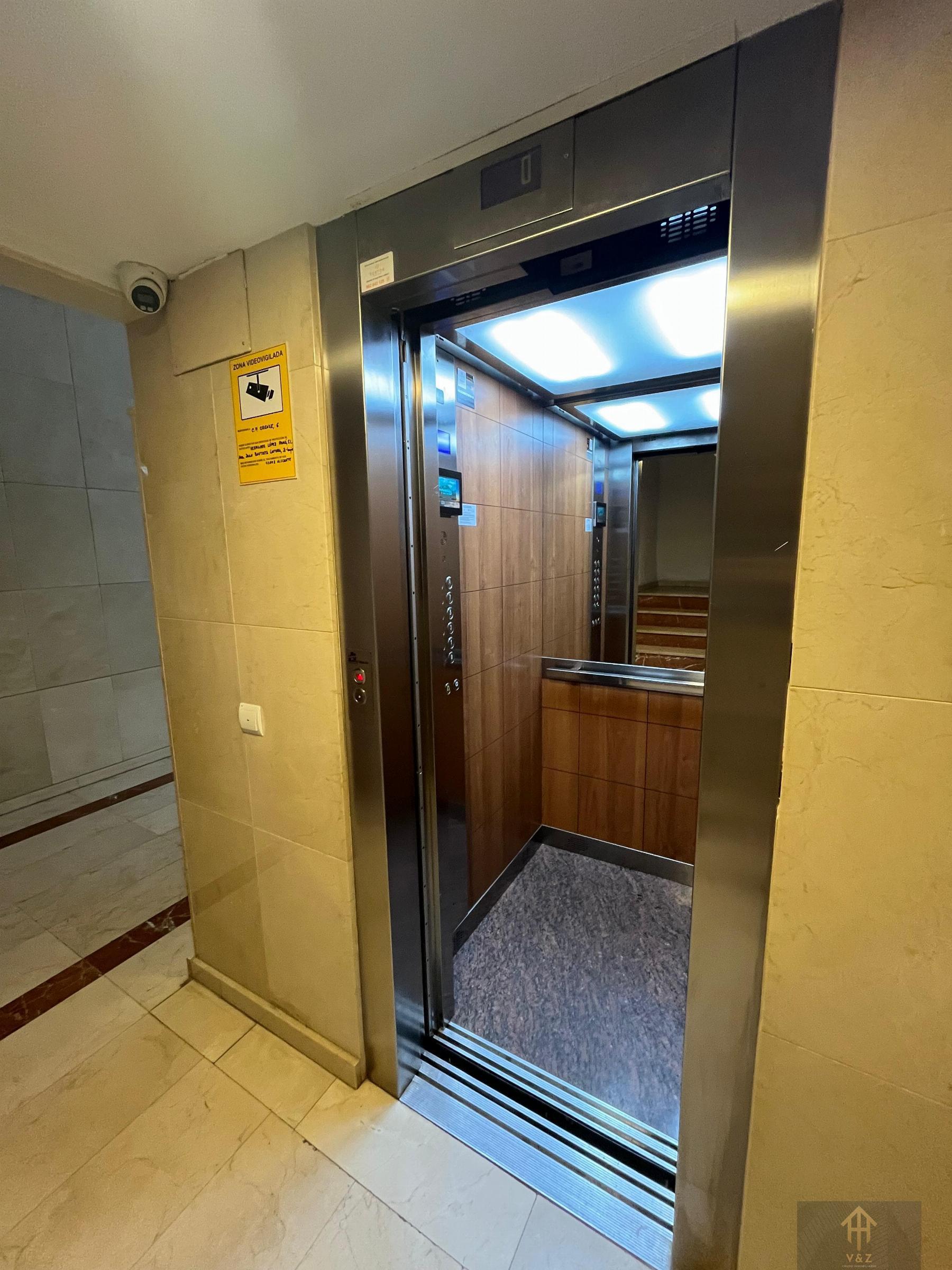 For sale of apartment in Alicante