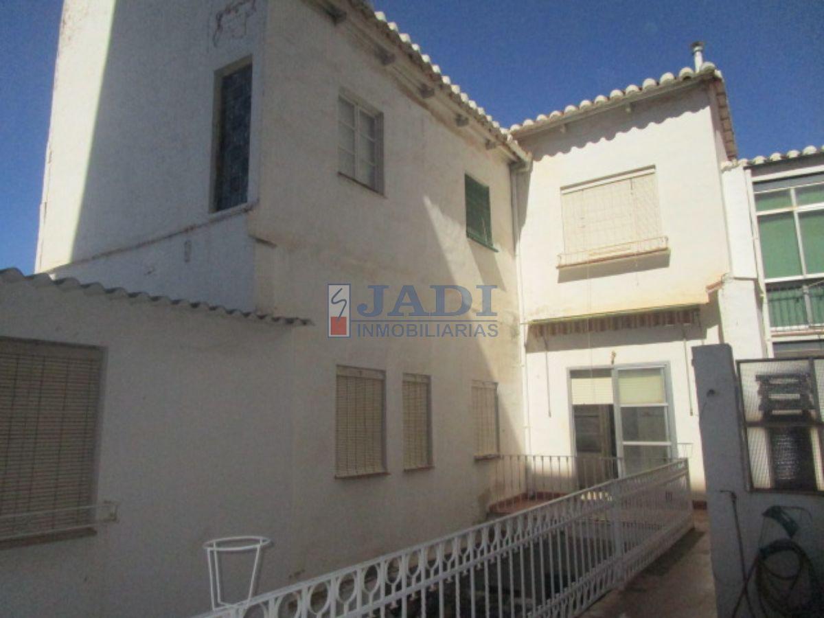 For sale of house in Valdepeñas