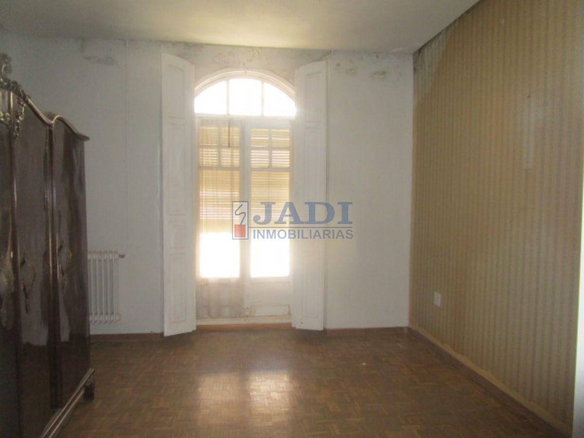 For sale of house in Valdepeñas